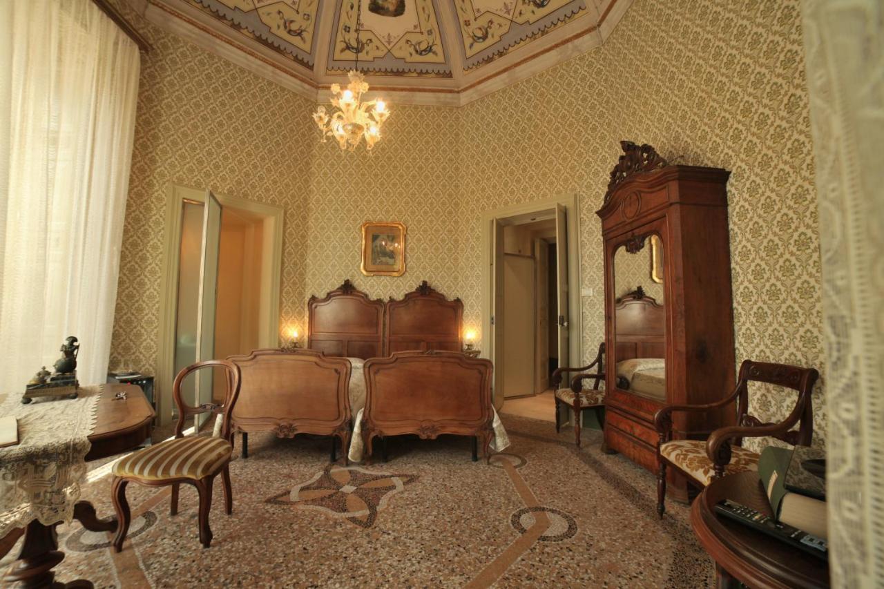 Camera Superior Matrimoniale/Doppia con Letti Singoli con Vista Città