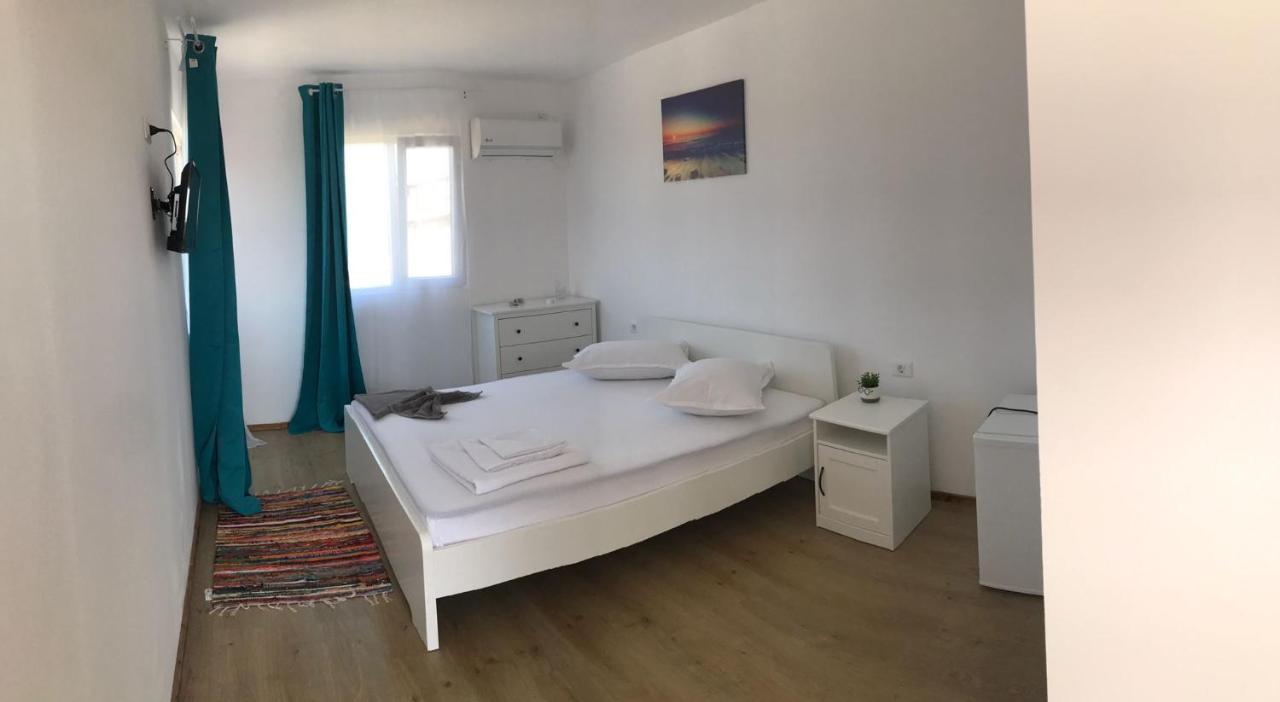 Deluxe Kamer (2 Volwassenen + 1 Kind)