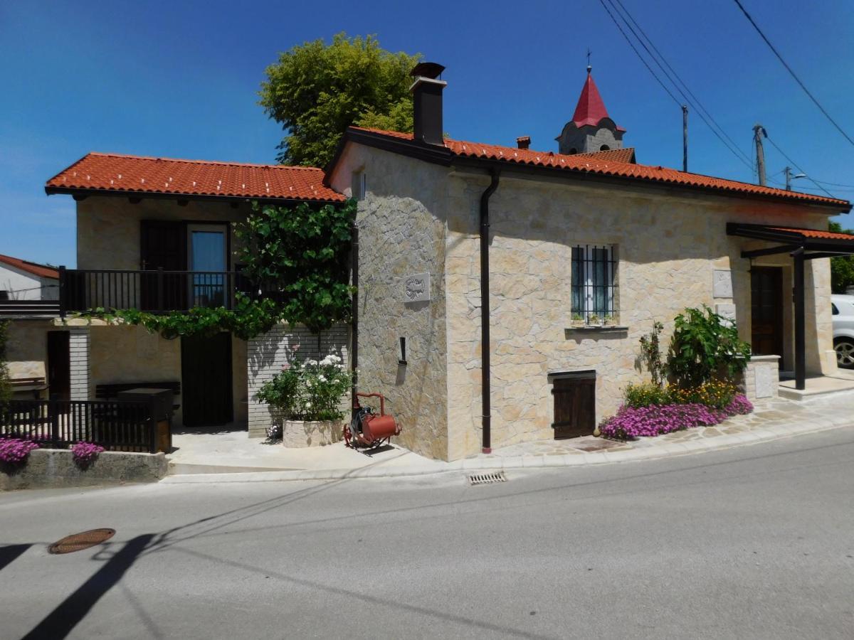 Kamnita hiša Stari klesar - Bed and Breakfast