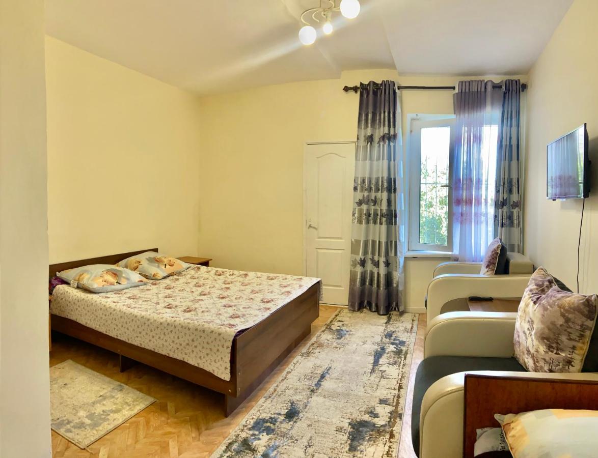 Chambre Triple avec Salle de Bains Privative