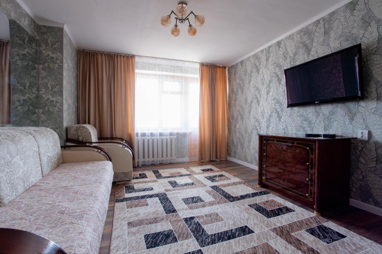 2-х комнатная квартира в центре по ул. Козыбаева д.107 - B&B