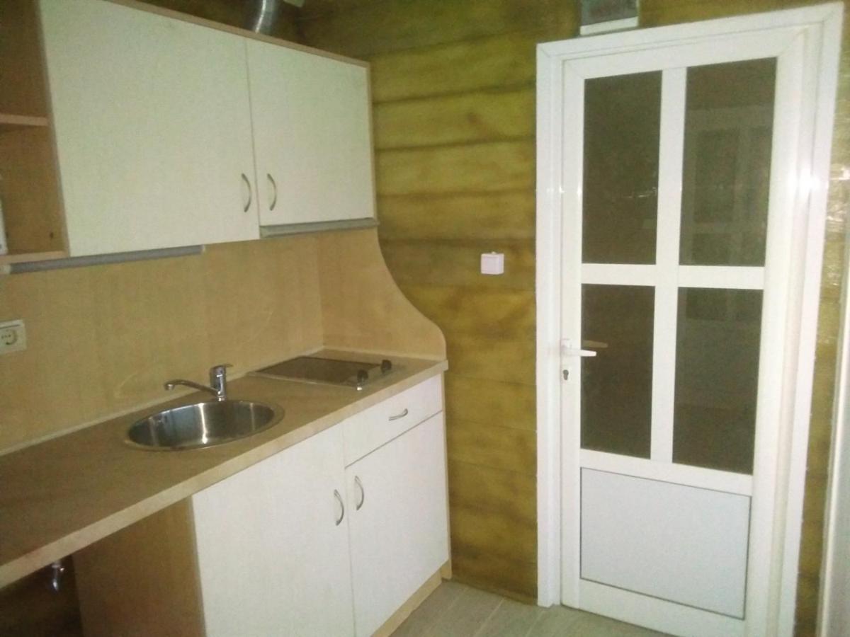 Estudio con balcón