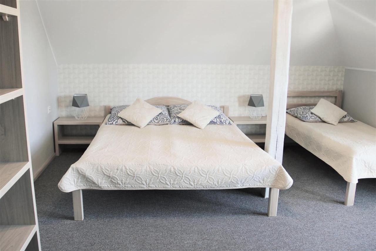 Dreibettzimmer mit Balkon