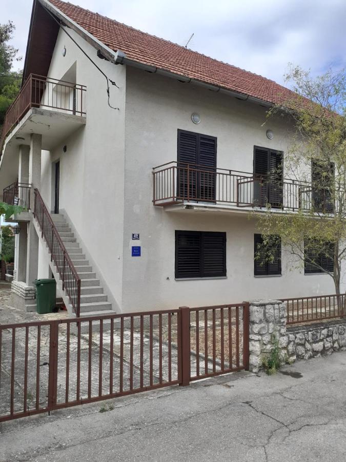 Pine Tree Apartment - B&B