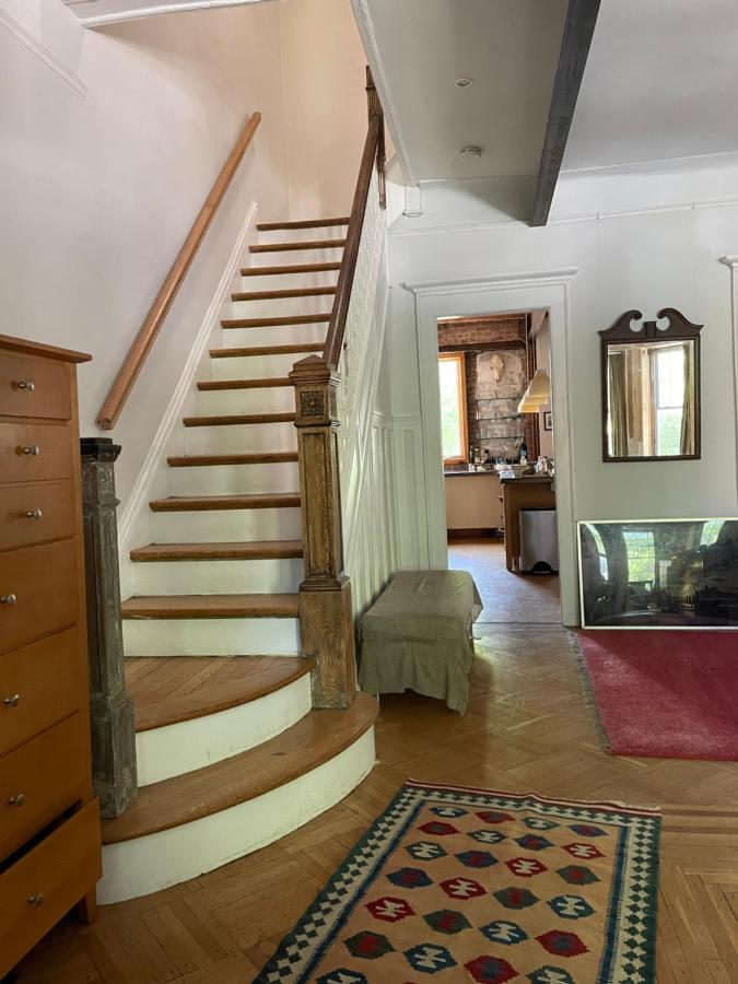 Artsy Elegant 4-BR Townhouse Quiet Brooklyn Block - Chambres d’hôtes