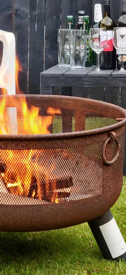 Spring Gardens Holiday Bungalow - B&B Cayton