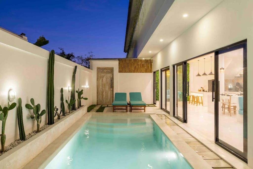 Gemini Villa Seminyak - B&B Seminyak
