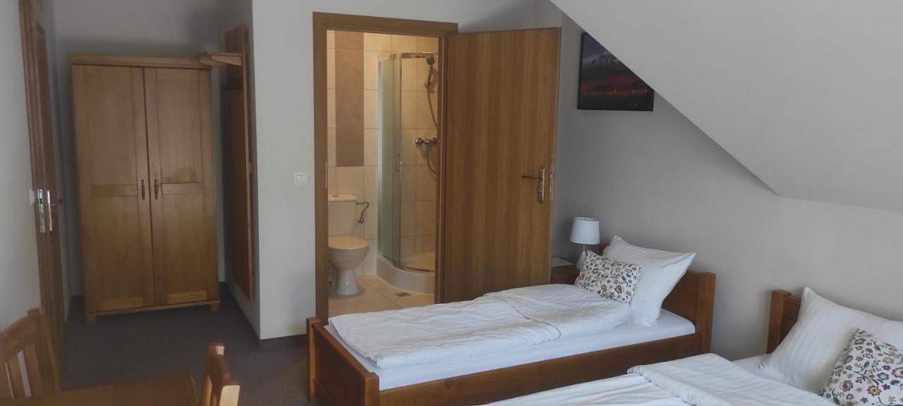 Vierbettzimmer mit Balkon
