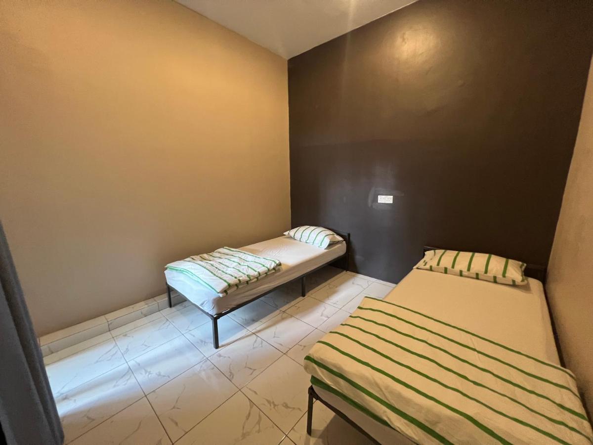 TheAtbas Homestay 17 in Seri Iskandar Perak 3 Bedroom - B&B