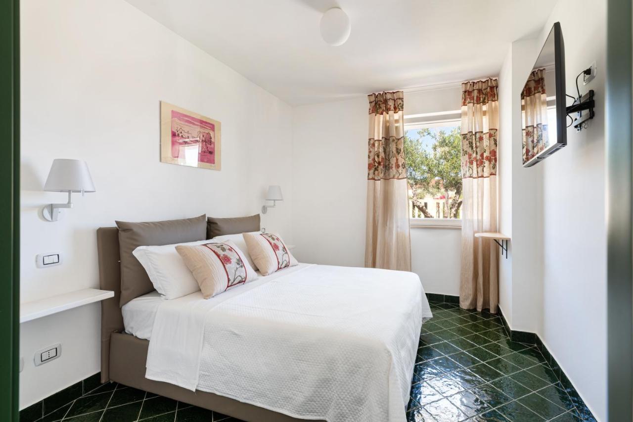 Triple Room with Pool View