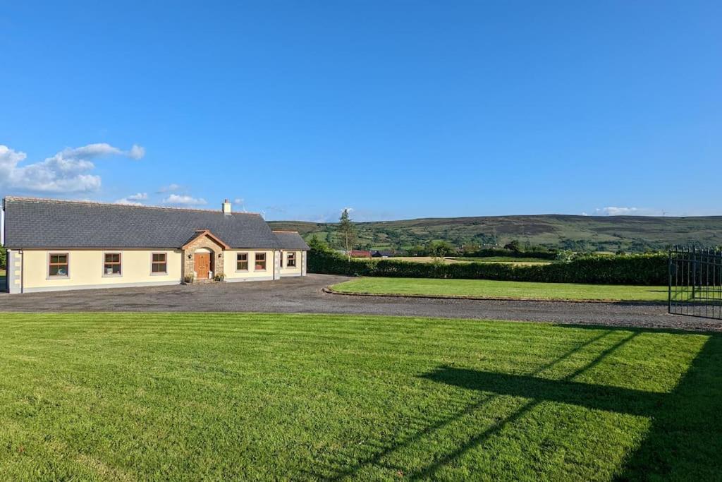 B&B Castlederg - Bin Mountain Self Catering - Bed and Breakfast Castlederg