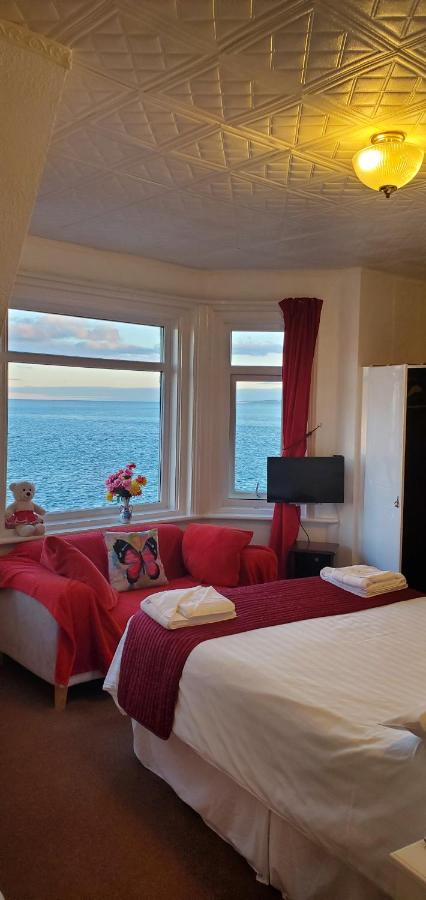 Family Room with Sea View (2 Adults + 1 Child up to 5 years old)  