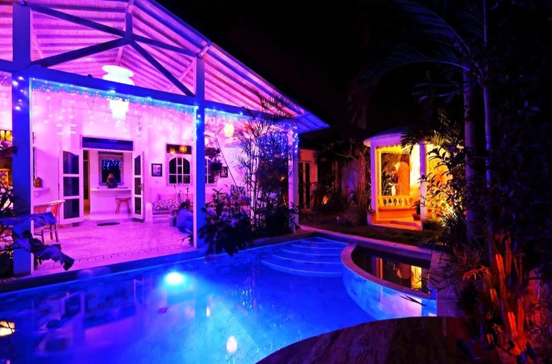 Blue Lagoon 5 bedrooms Villa - Chambres d’hôtes Kuta