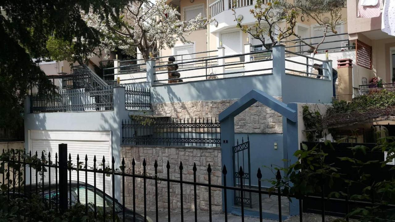 Studio with Garden View