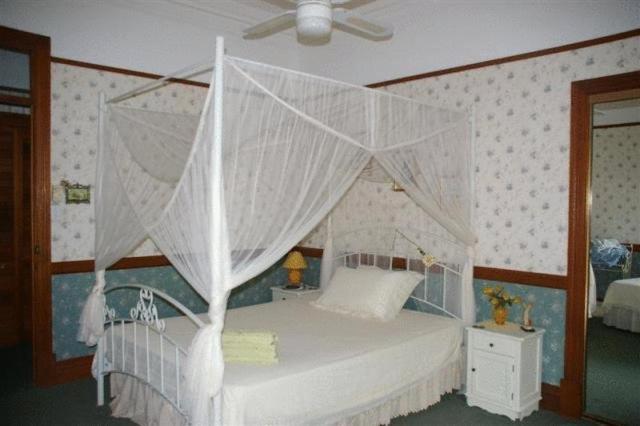 Chambre Double Provinciale avec Salle de Bains Commune