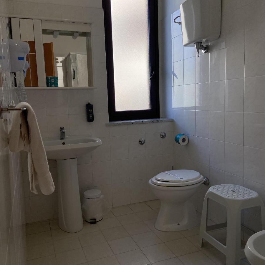 Doppel- oder Zweibettzimmer