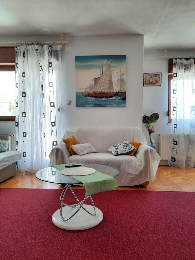 Apartment Nada Hope - B&B