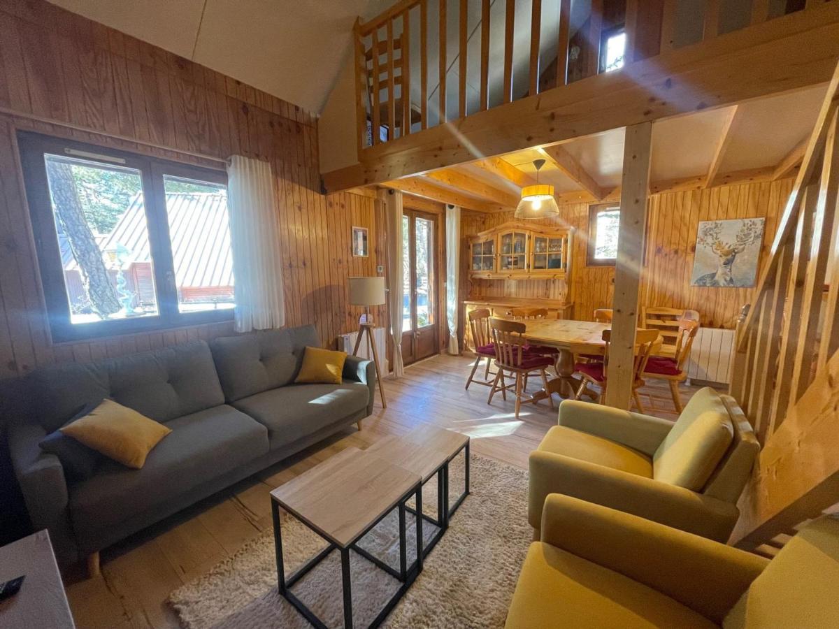 Grand Chalet entre Barcelonnette et Praloup, 3 Chambres, Terrasse Ombragée, Accès Navette et Golf - FR-1-165A-121 - B&B