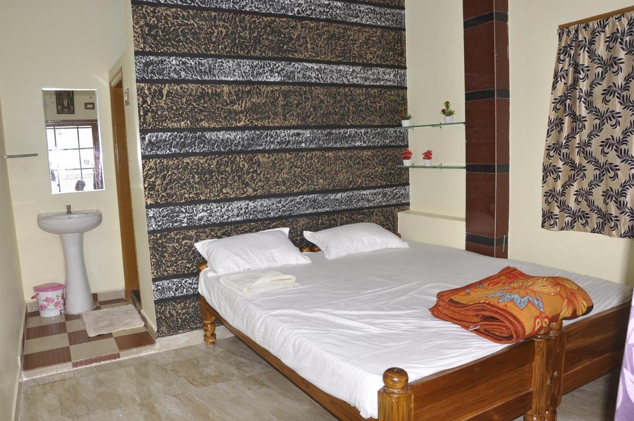 B&B Hampi - Sai Ram Home Stay - Bed and Breakfast Hampi