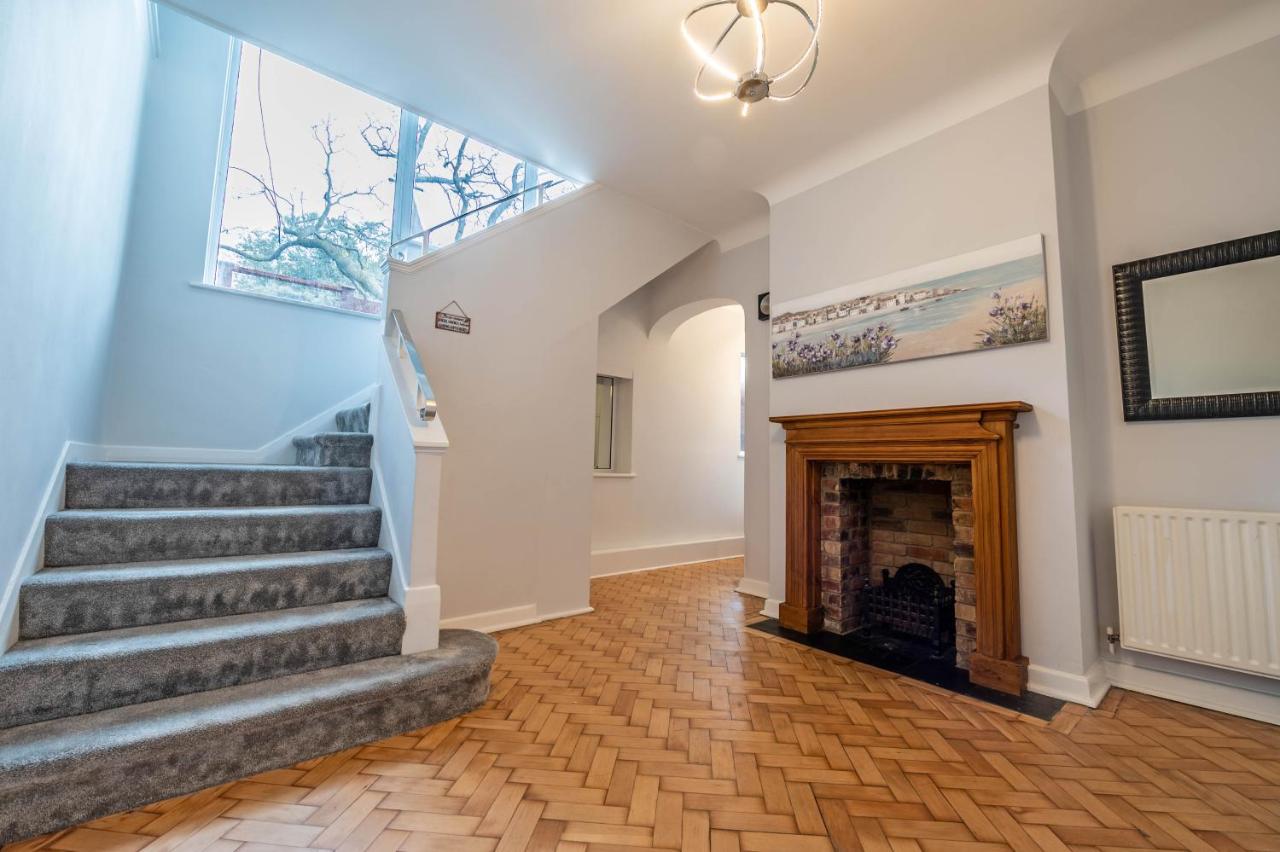 The Manor - Large Luxury home in Bournemouth - Sleeps 12+ - Chambres d’hôtes Bournemouth