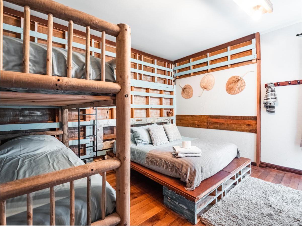 Quadruple Room with Private Bathroom