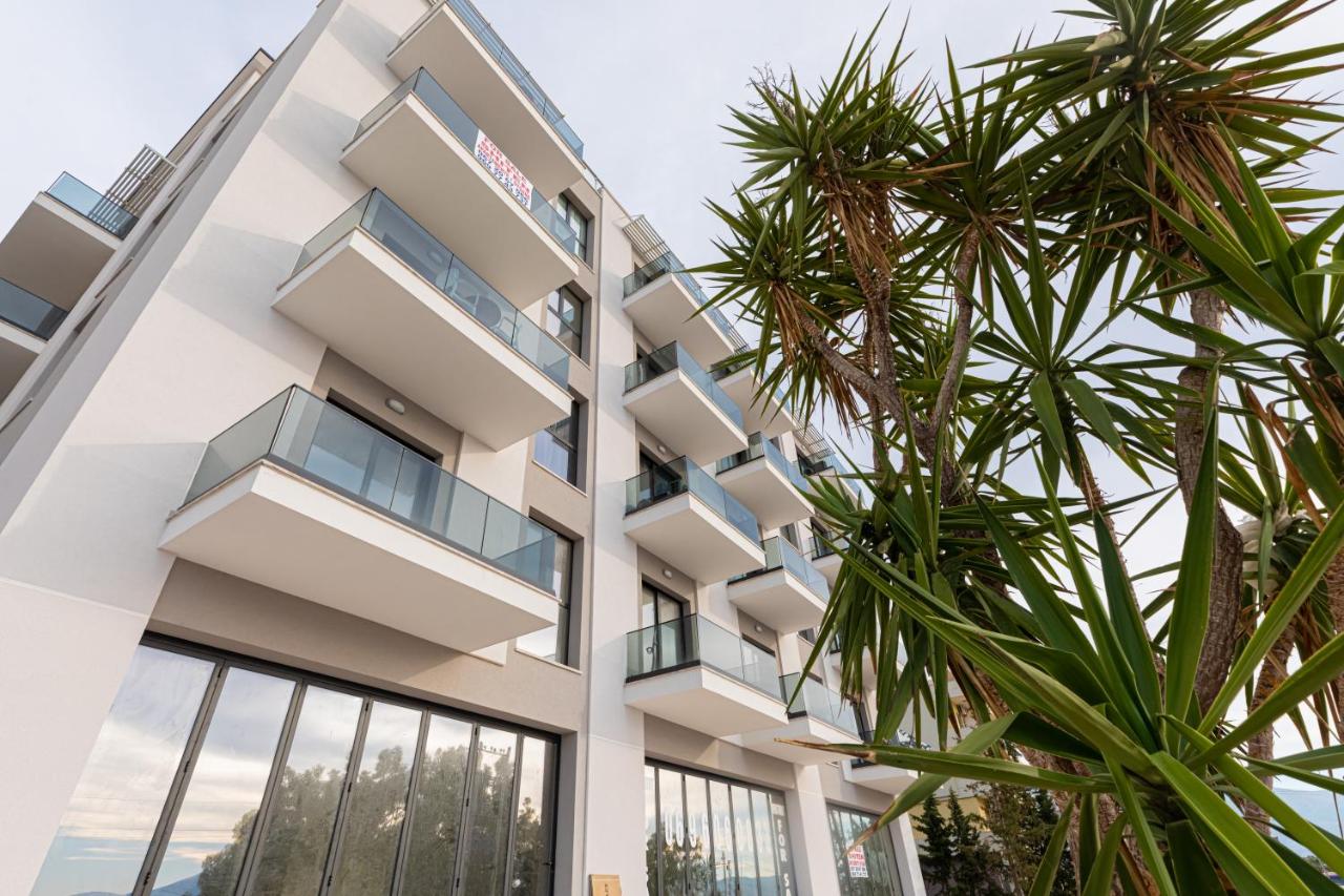 Curoj Luxury Apartments - Chambres d’hôtes Radhimë