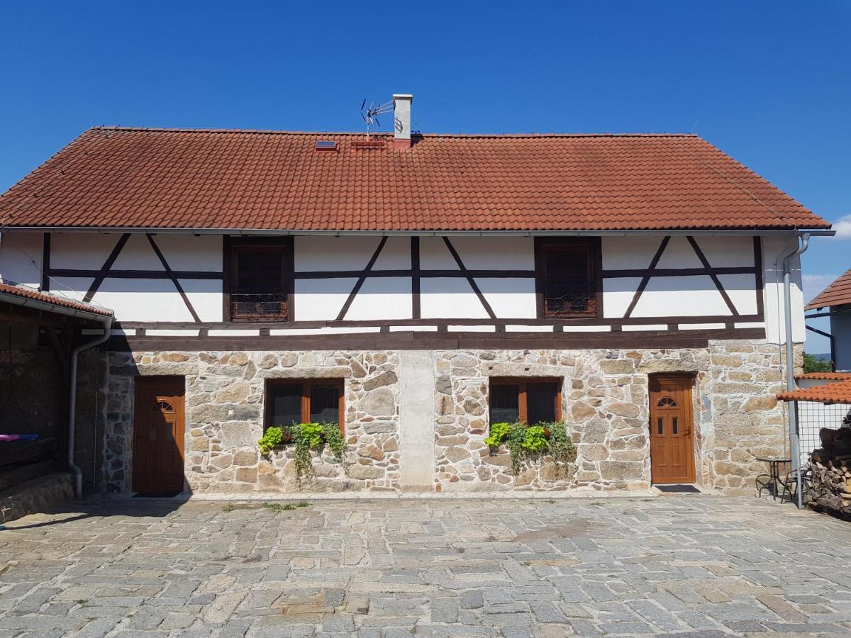 Penzion na statku Březová - B&B Březová