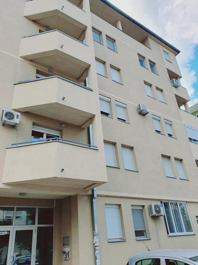 DRAGON Apartment - B&B Novi Sad
