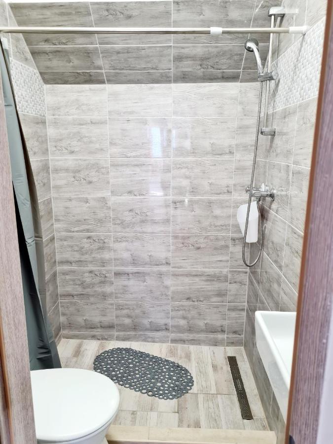 Camera Doppia con Letti Singoli con Bagno Privato Esterno 