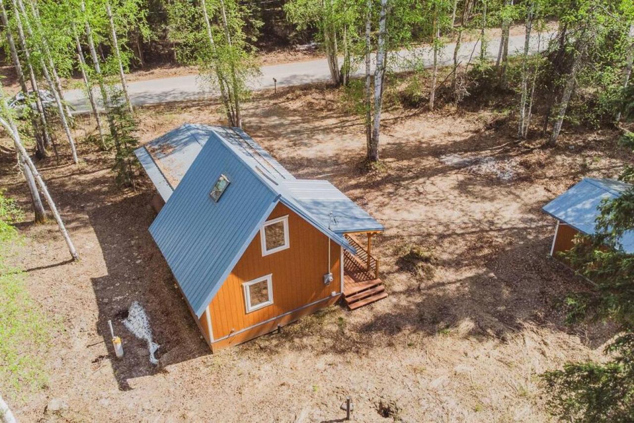 Lake Chateau's Private Cabin - B&B