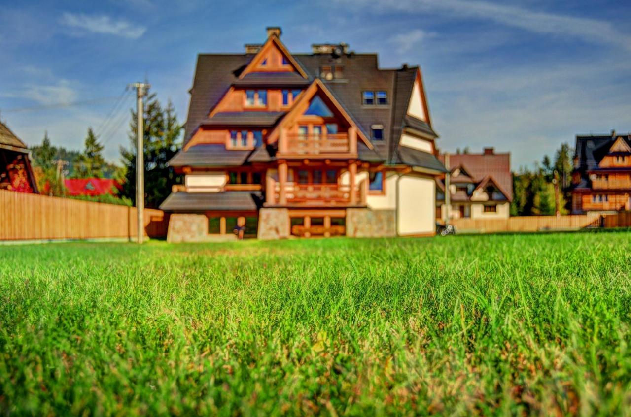Suite with Mountain View