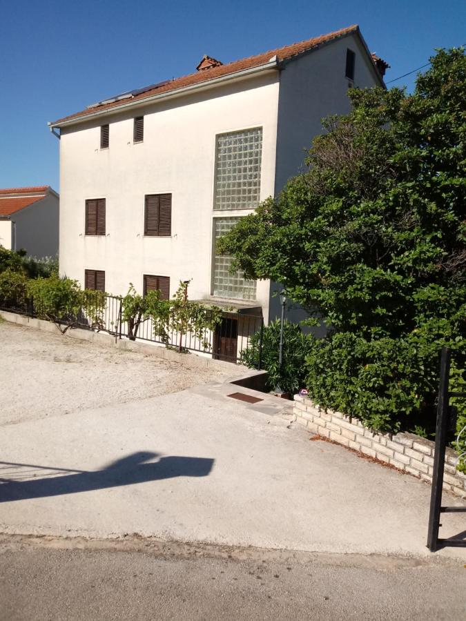 Studio-Appartements Emwey - Ferienwohnung Trogir