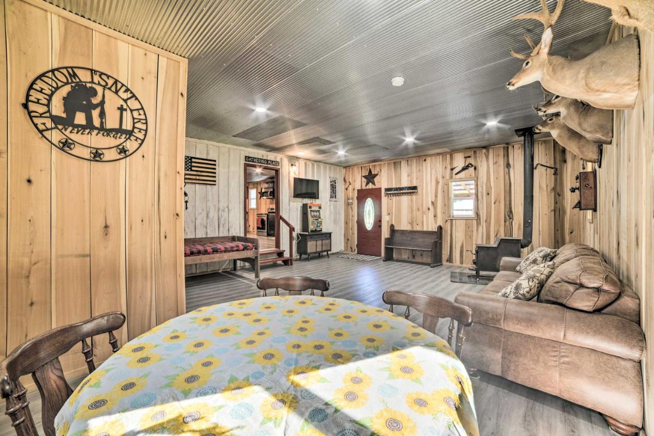 Charming New Concord Cabin on 50-Acre Farm! - B&B