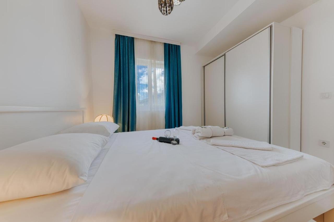 Enchanted April - Ferienwohnung Utjeha