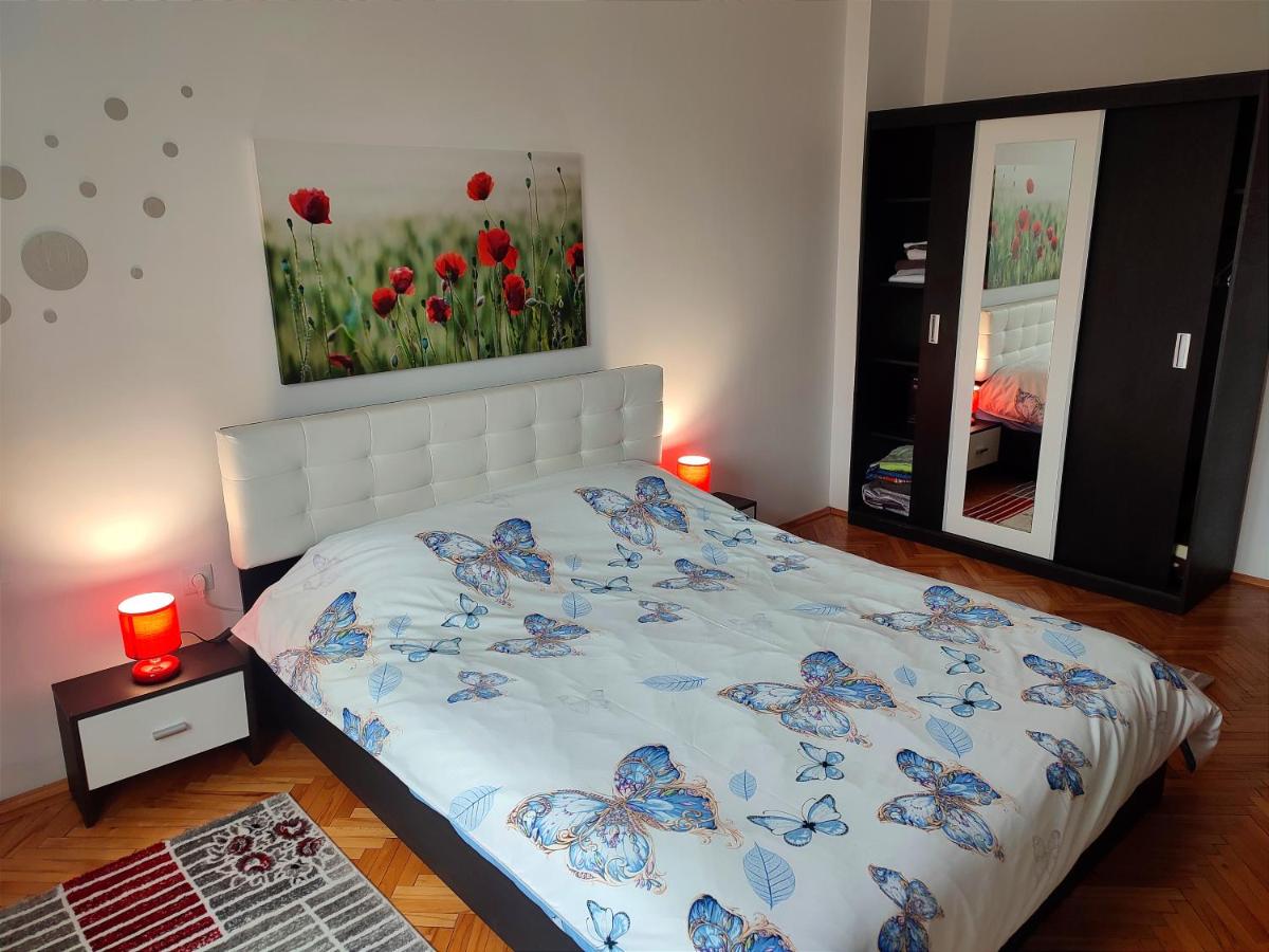 B&B Turda - Lovely 1 bedroom apartment in city centre, sleeps 4 ! - Bed and Breakfast Turda
