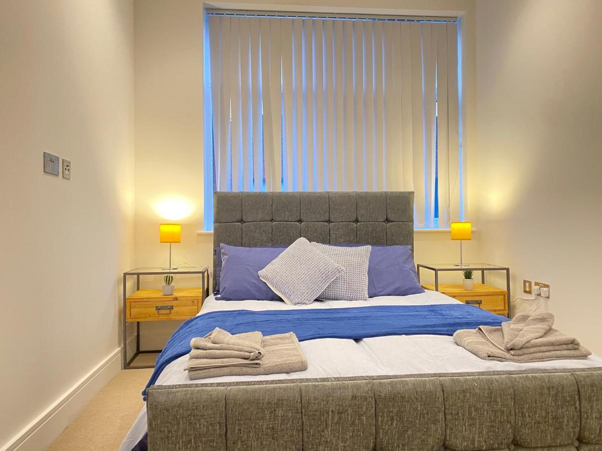 10080 Luxury Apartment near Luton town Mall - Bed and Breakfast