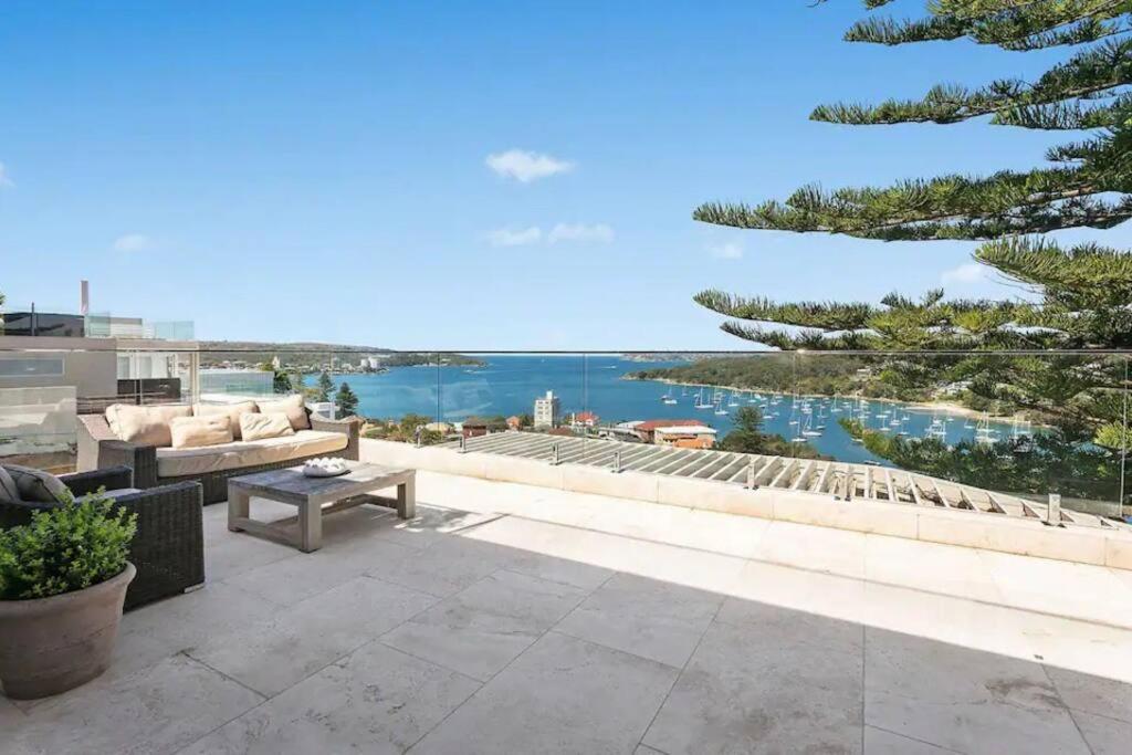 Stunning Harbourside Home with Panoramic Views - B&B Sydney