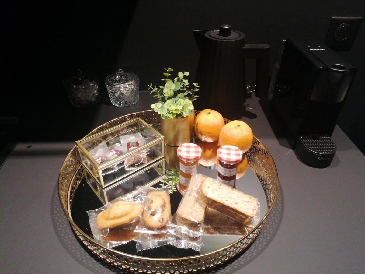 Suite Gatsby - balançoire et baignoire duo - Luxe et charme - climatisation - Bed and Breakfast