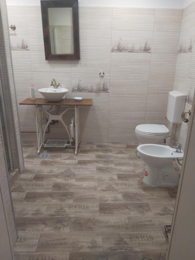 Deluxe Room (2 Adults + 1 Child)