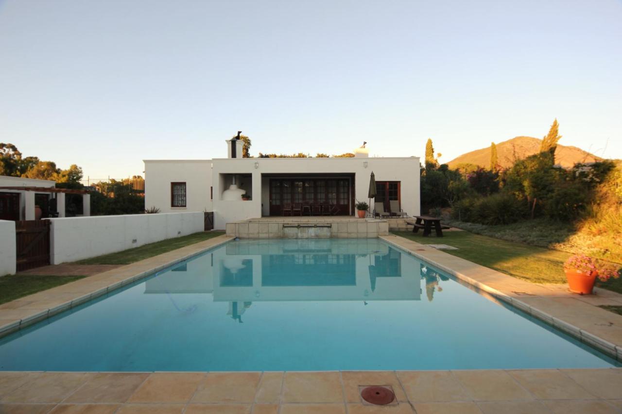 Mitre's Edge Pool House - B&B