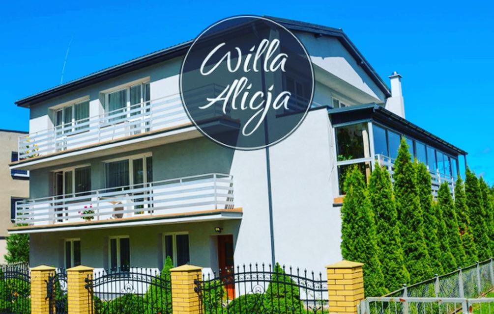 Willa Alicja Apartamenty Ustronie Morskie, Leśna 17 - B&B