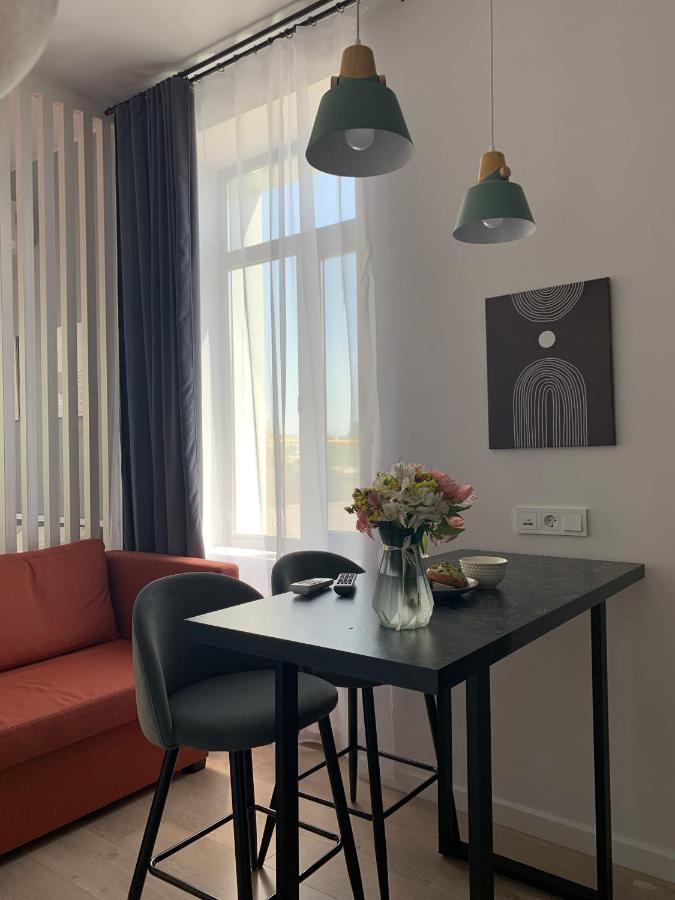 Апартаменты в ЖК Варламова, рядом озеро Сайран - Ferienwohnung Almaty