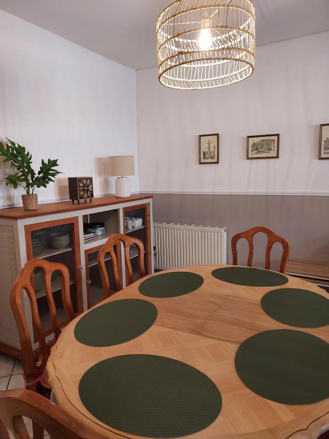 B&B Auxerre - Sous murs, petite maison de ville au charme authentique - Bed and Breakfast Auxerre