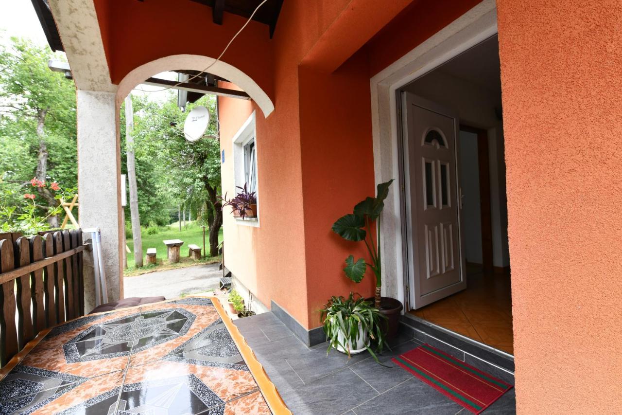 Appartamento con 2 Camere da Letto e Patio