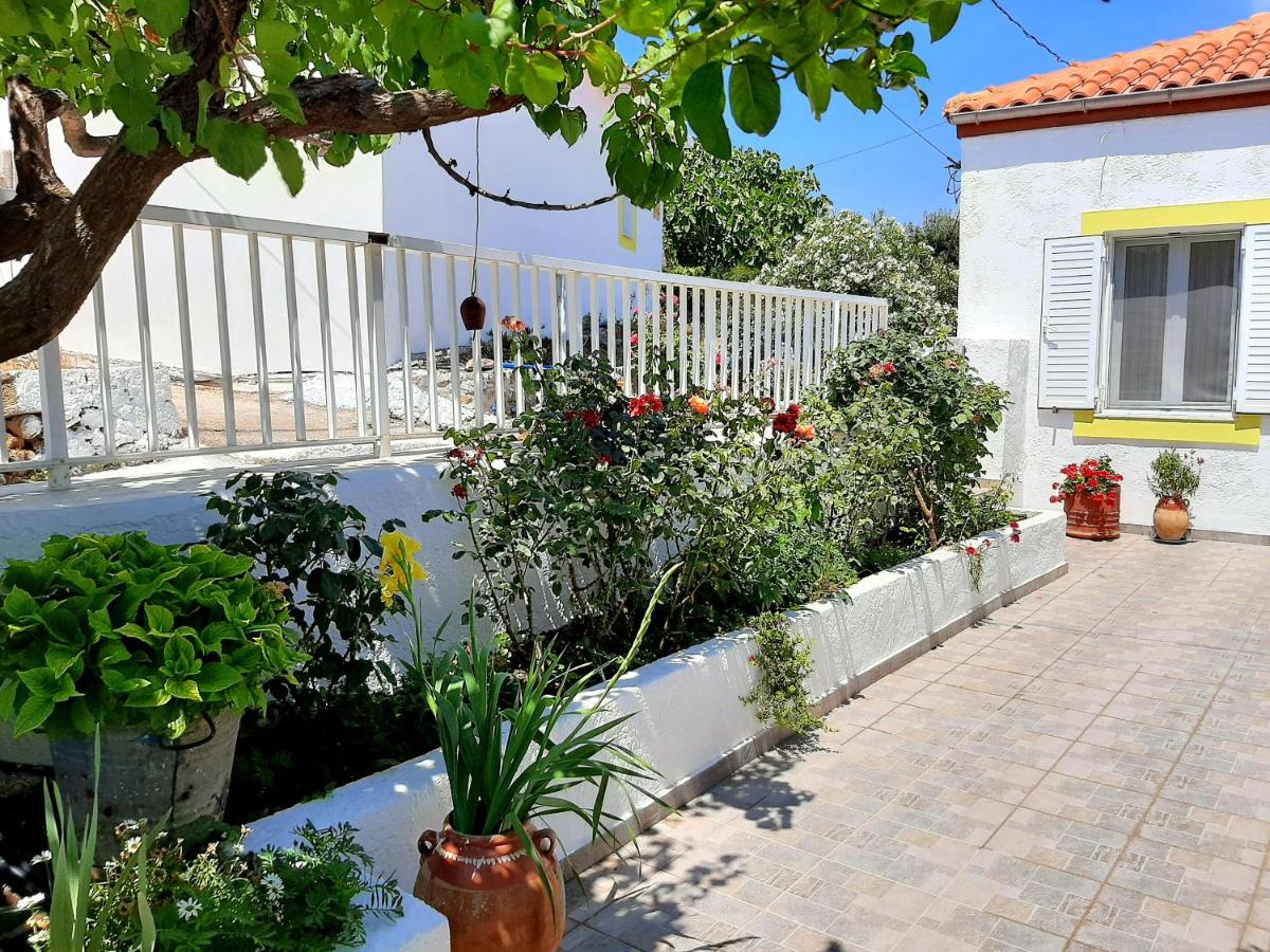 Lemon Garden 1 - Ferienwohnung Karýdi