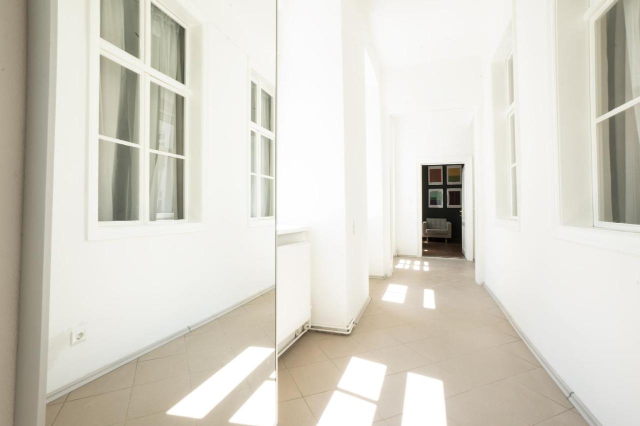 Lovely 2-bedroom apartment next to Praterstern - B&B Vienna