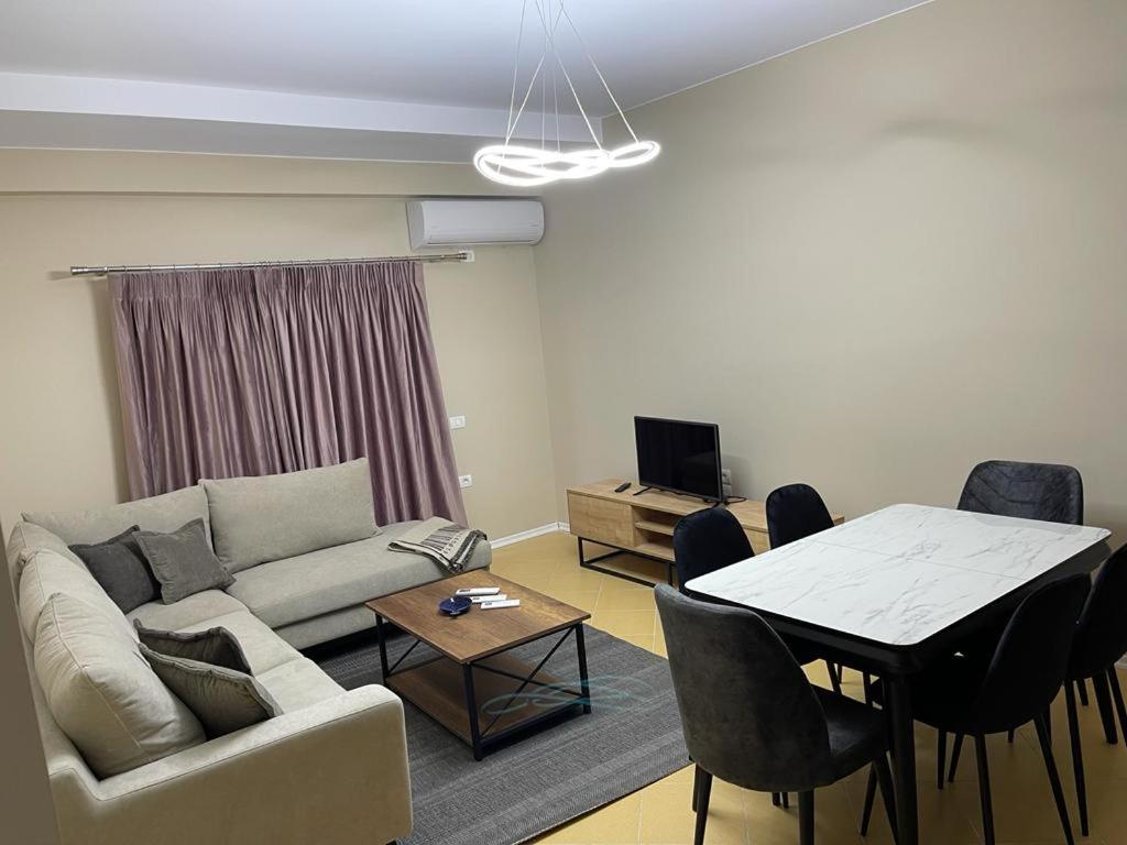 Nikoli Apartament - B&B Himarë