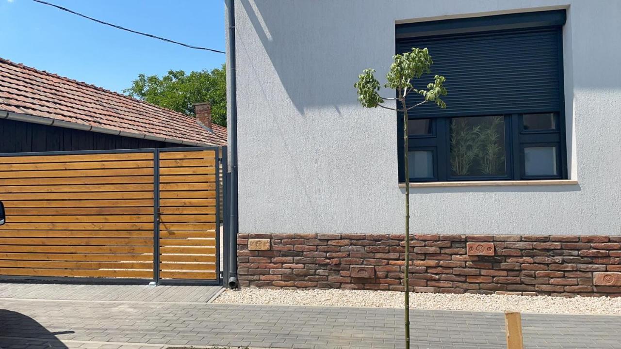 Thermal Apartmanok Ráday 4 - Zendaya - Bed and Breakfast