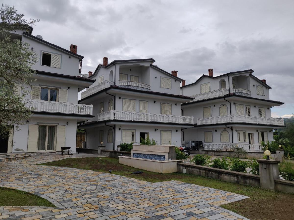 Villa Tranquility - Bed and Breakfast Durrës
