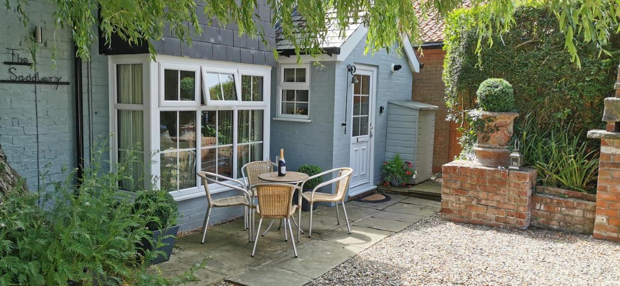 B&B North Thoresby - The Saddlery Holiday Cottage - Near Wolds And Coast - Bed and Breakfast North Thoresby